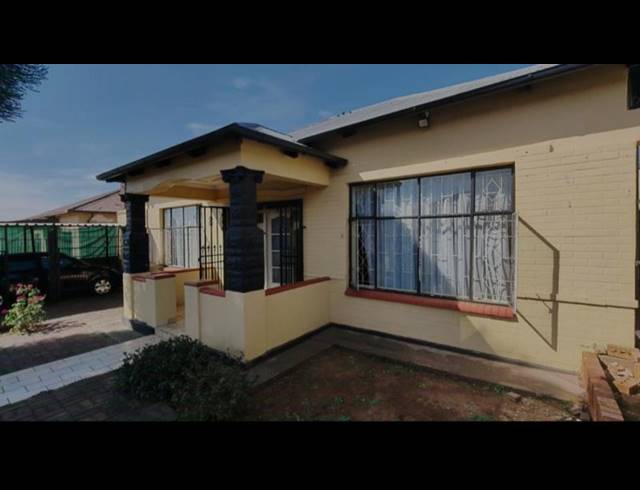 3 BEDROOM HOUSE FOR SALE IN SPRINGS CENTRAL
